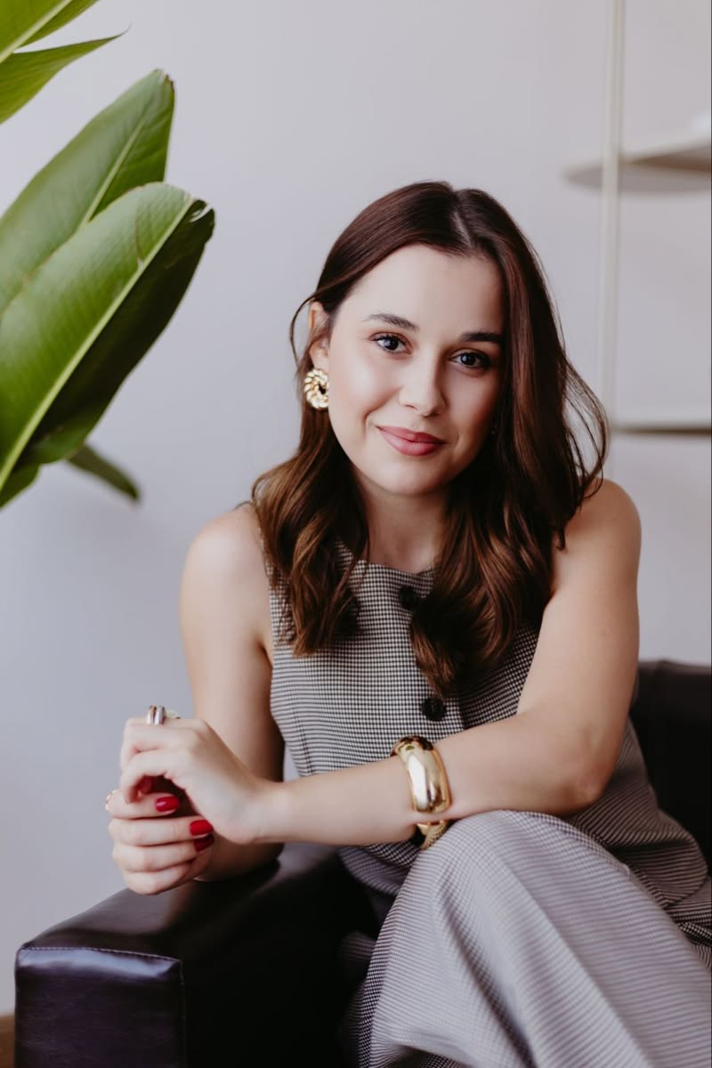 Daniela Mejía, fundadora de Raíz Skincare
